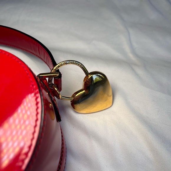 Moschino Red Patent Leather Heart Bag - Picture 3 of 10